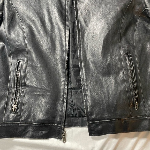 Vintage Guess Leather Jacket - Picture 3 of 8